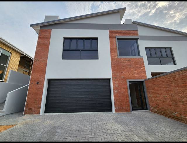 3 BEDROOM DUET FOR SALE IN ISLAND VIEW